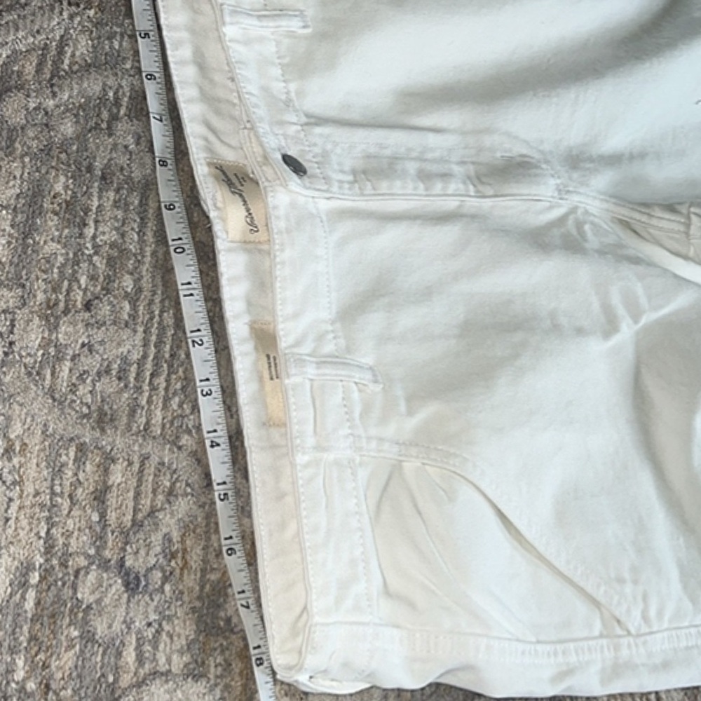 Universal Thread  NWT White Cargo Pants, Boyfriend Fit 18" waist - Picture 5 of 7